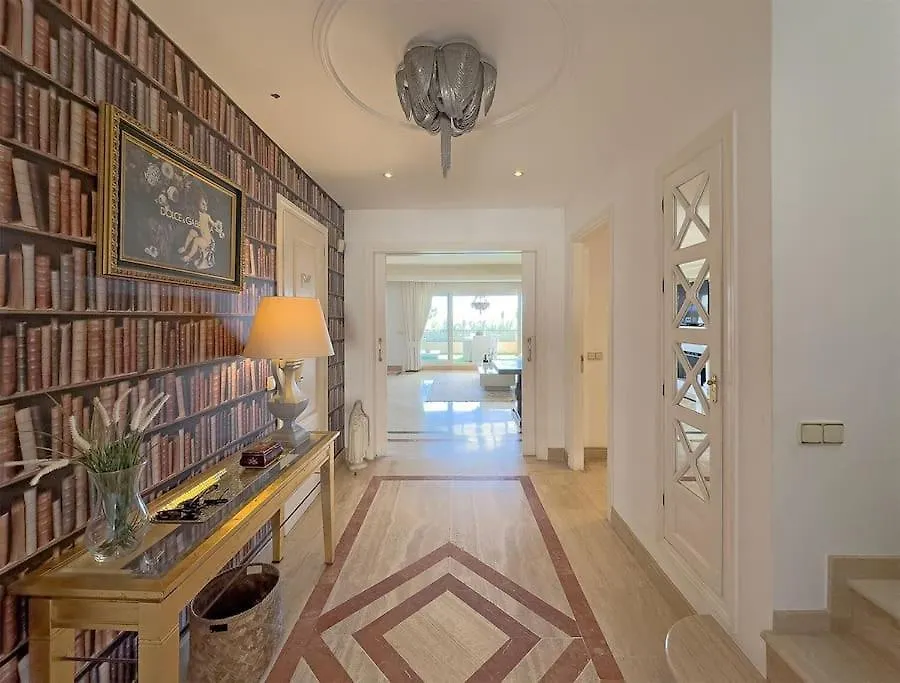 Elegant Penthouse On Marbella'S Golden Mile Apartment 0*, Marbella